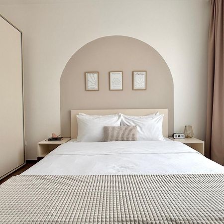 Wanderlust Home Cream, Rasnov Apt For 4, Wifi And Free Parking Exterior foto