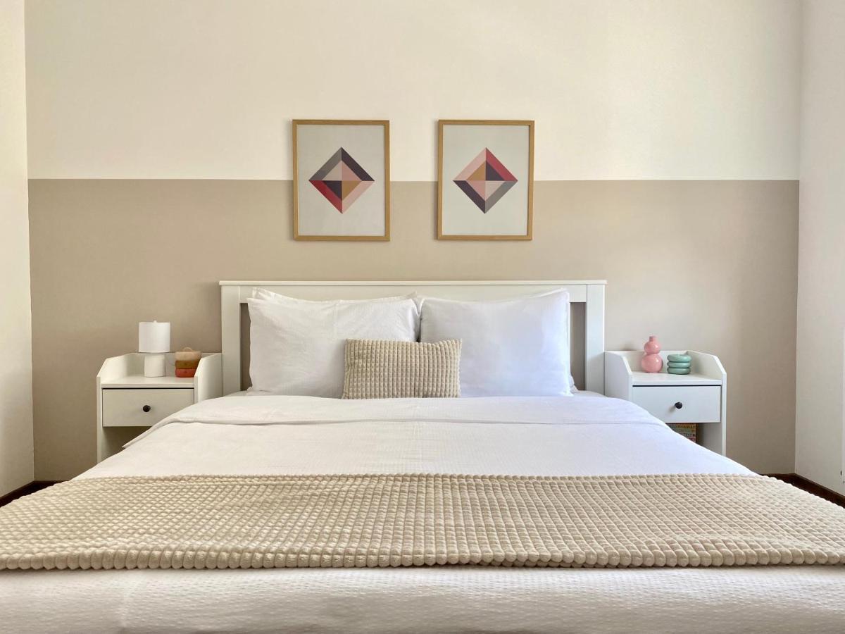 Wanderlust Home Cream, Rasnov Apt For 4, Wifi And Free Parking Exterior foto