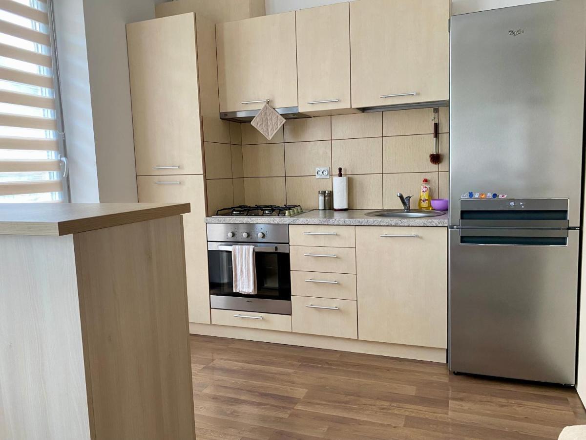 Wanderlust Home Cream, Rasnov Apt For 4, Wifi And Free Parking Exterior foto