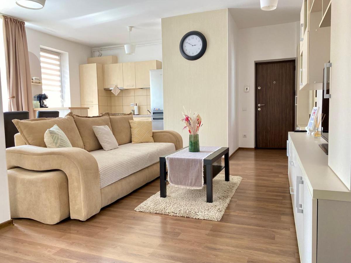 Wanderlust Home Cream, Rasnov Apt For 4, Wifi And Free Parking Exterior foto