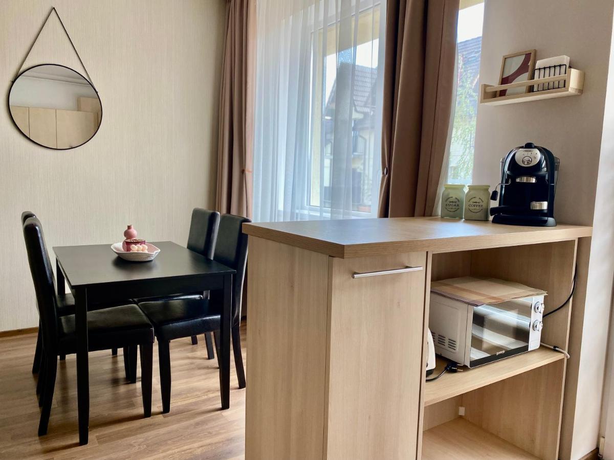 Wanderlust Home Cream, Rasnov Apt For 4, Wifi And Free Parking Exterior foto