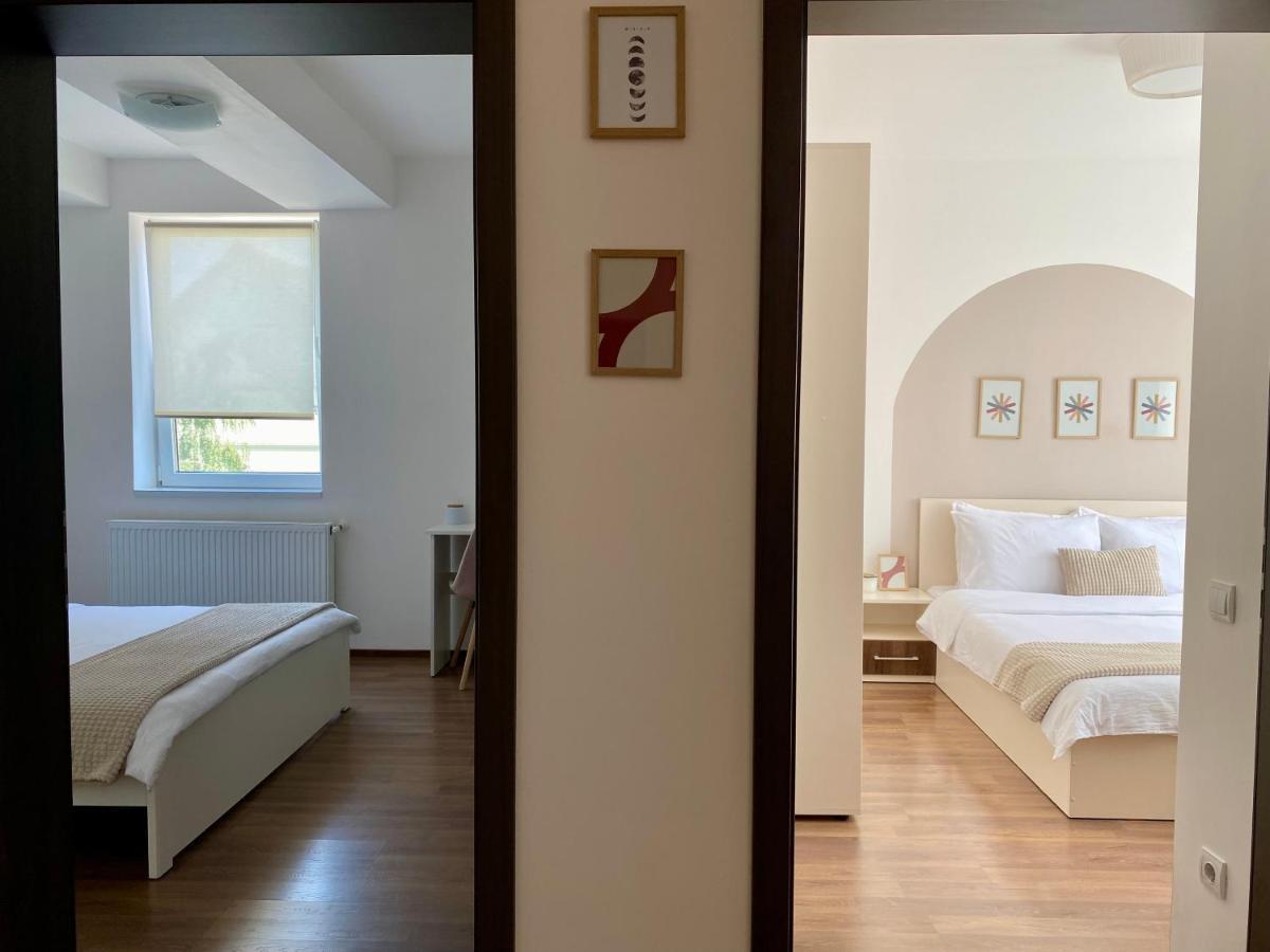 Wanderlust Home Cream, Rasnov Apt For 4, Wifi And Free Parking Exterior foto