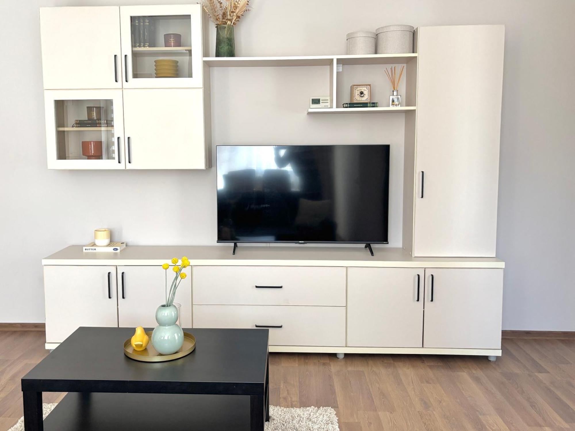 Wanderlust Home Cream, Rasnov Apt For 4, Wifi And Free Parking Exterior foto