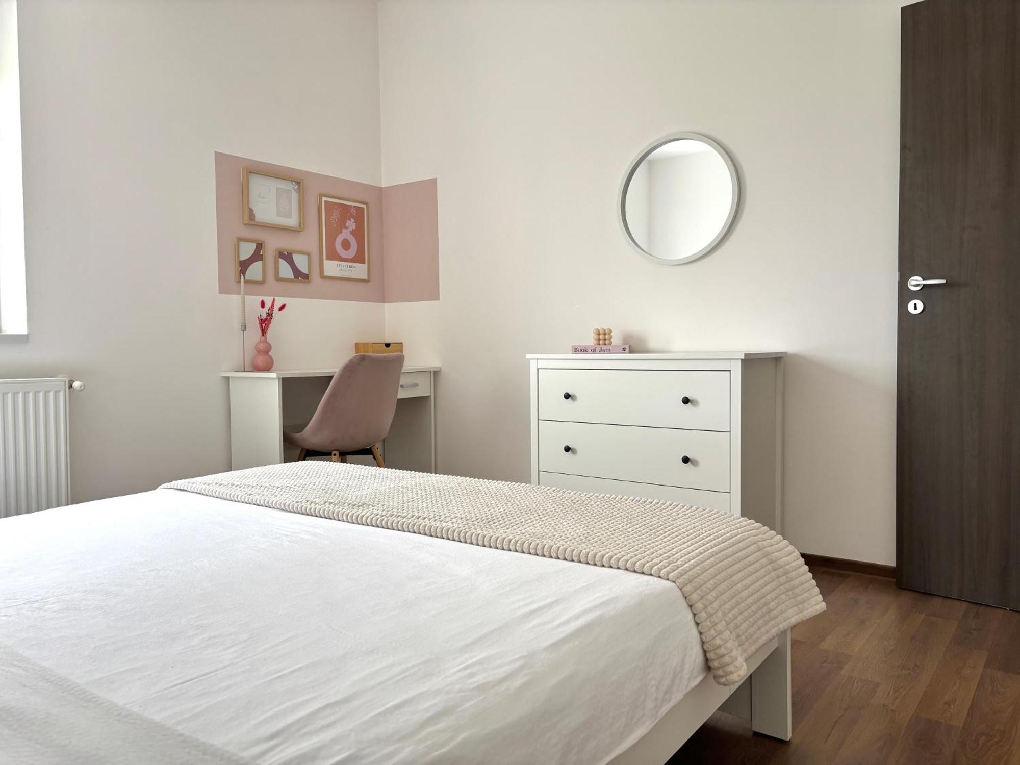 Wanderlust Home Cream, Rasnov Apt For 4, Wifi And Free Parking Exterior foto