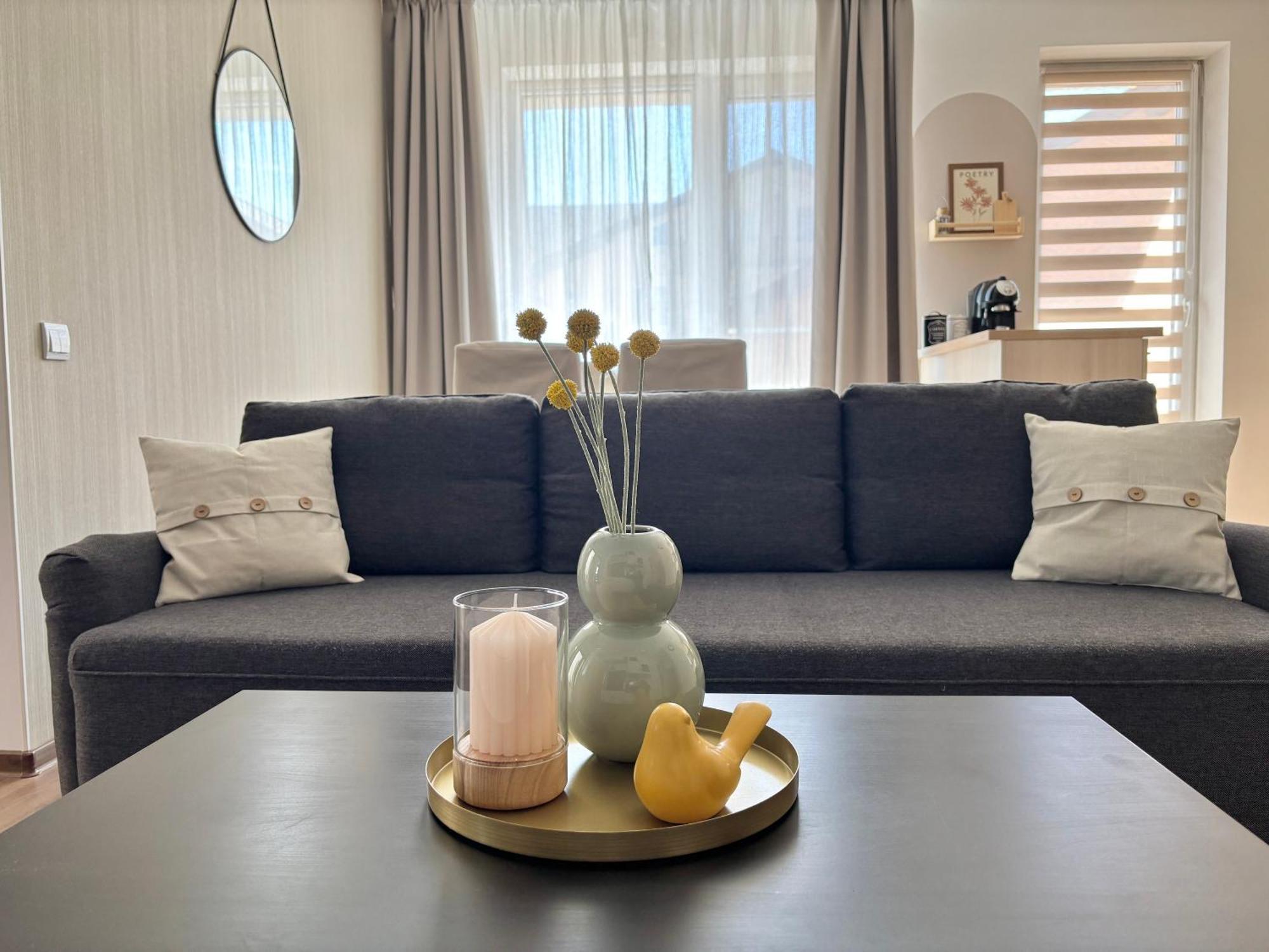 Wanderlust Home Cream, Rasnov Apt For 4, Wifi And Free Parking Exterior foto